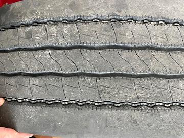 Gomme autocarro 315/80r22.5 Pirelli 