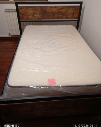 Struttura letto ferro e legno + materasso 