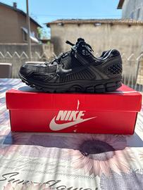 Nike Zoom Vomero 5 Triple Black Taglia 43EU/9,5US