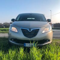 Lancia Ypsilon Benzia & Metano