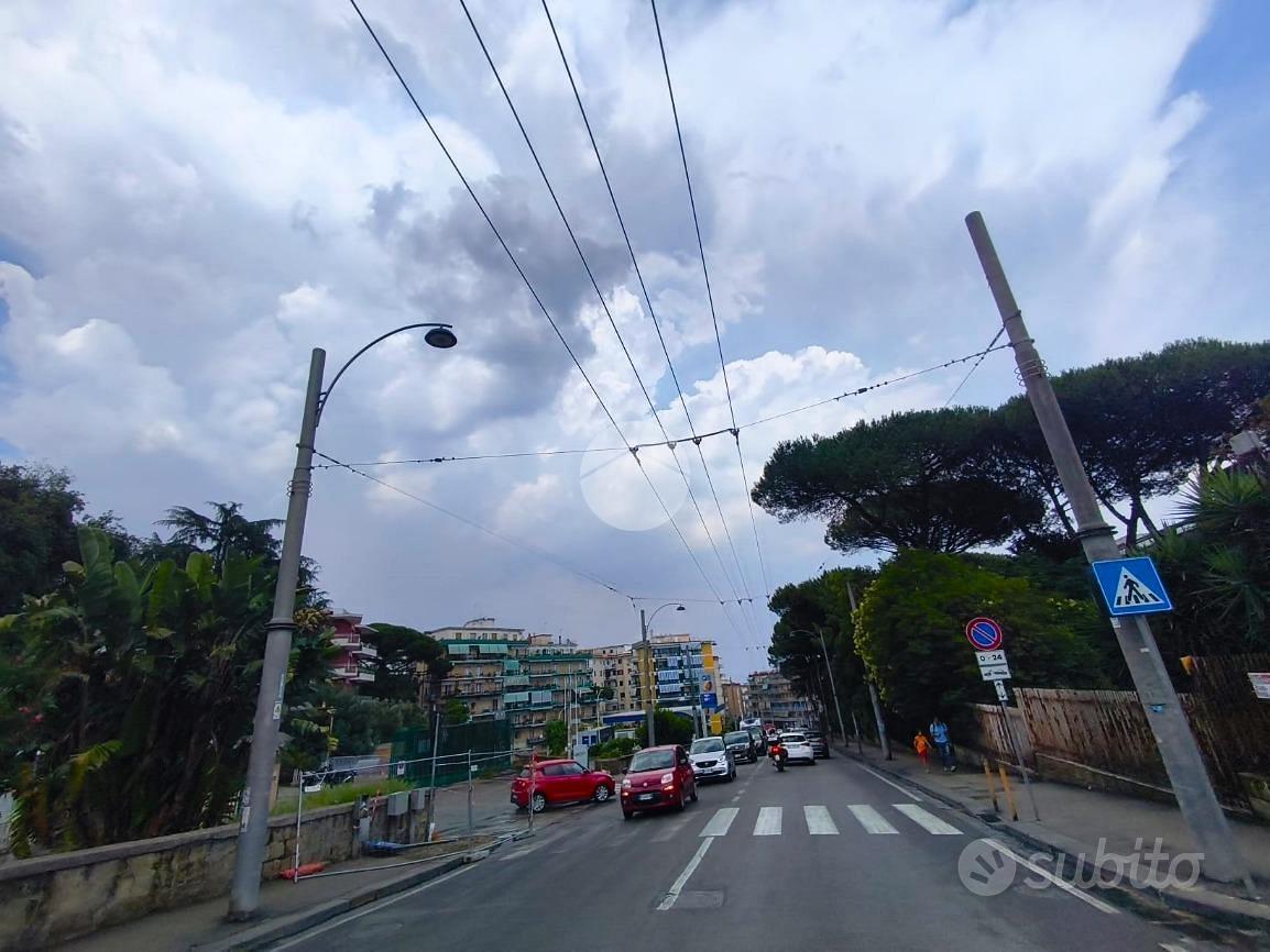 NEGOZIO A NAPOLI - Vista 4