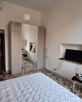 Due Camere Complete (Letto+2Comodini+Armadio+Comò)