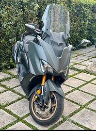 T max tech max 560 Yamaha
