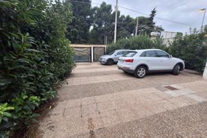 Via Cotugno (vic.Ospedale Oncologico) posto auto