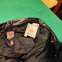 pantaloni in pelle da moto