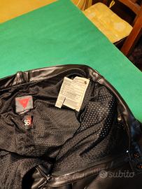 pantaloni in pelle da moto