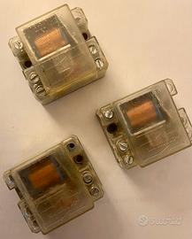 3 relè finder 2104 commutatore  2 uscite 220V AC