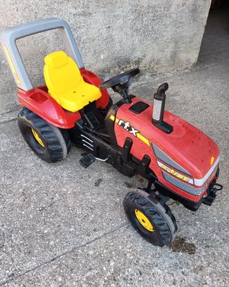 Trattore giocattolo