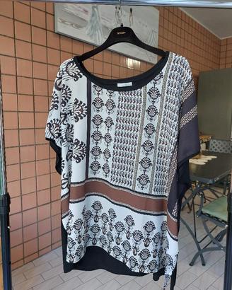 Blusa marrone bianca con motivi