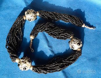 Collana vintage con un design etnico