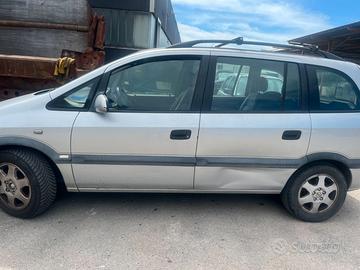 Opel Zafira A 2000