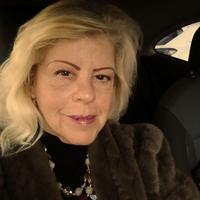 Anna esperta segretaria immobiliare
