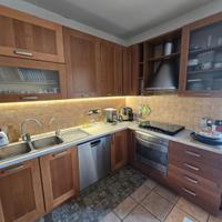 Cucina 252cm x 200cm con forno e piano cottura