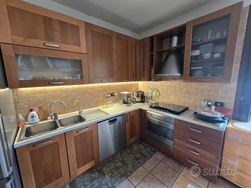 Cucina 252cm x 200cm con forno e piano cottura