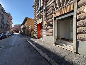 NEGOZIO A GENOVA