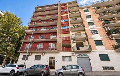 2 LOCALI A BARI