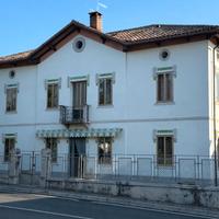 Villa d'epoca con ampi spazi