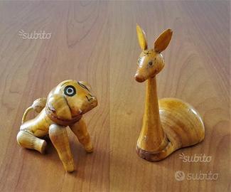 Statuine di animali in legno