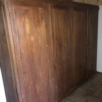 Guardaroba in legno massiccio