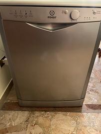 Lavastoviglie Indesit