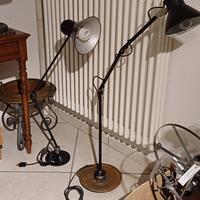 Antiche lampade industriali 