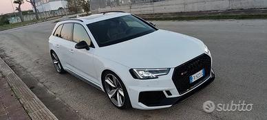 510CV Audi RS4 Dynamic Plus Carboceramica 2019