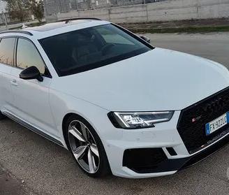 510CV Audi RS4 Dynamic Plus Carboceramica 2019