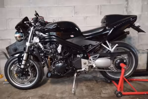 Triumph speed triple 955i