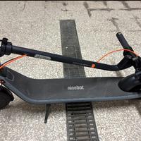 Monopattino elettrico ninebot e2 plus 2056