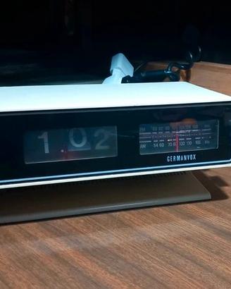 Radiosveglia vintage Germanvox con orologio 