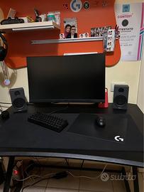 Postazione da gaming completa di tutto