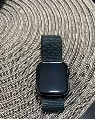 Apple Watch Series 9 45mm GPS + Cellular