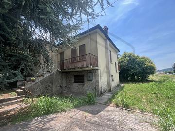 CASA SINGOLA CON GIARDINO AVVOLGENTE