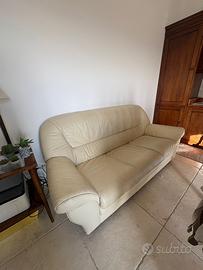 Divano in vera pelle
