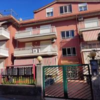 2 LOCALI A GIARDINI NAXOS