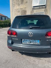 VOLKSWAGEN TOUAREG COME DA FOTO