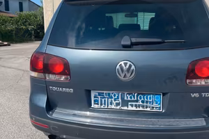 VOLKSWAGEN TOUAREG COME DA FOTO