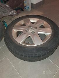 Ruote gomme con cerchi Nissan Micra e catene  neve