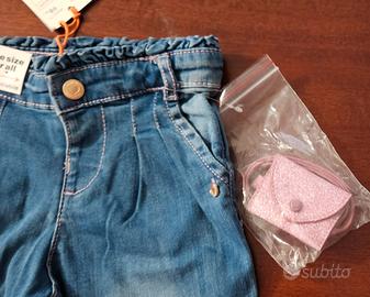 Jeans leggeri con accessori