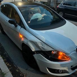Seat leon 2011  incidentata
