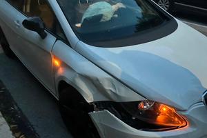 Seat leon 2011  incidentata