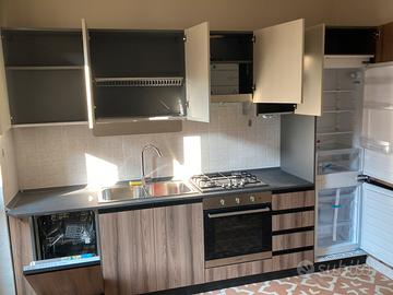 Cucina nuova con frigo e lavastoviglie!
