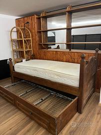 Letto in legno massello