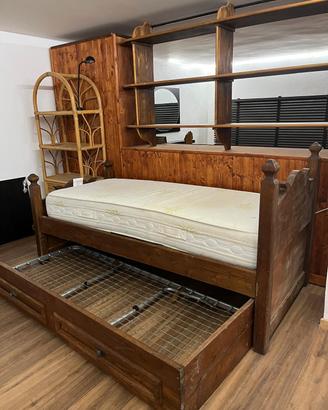 Letto in legno massello