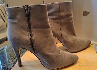 Stivaletto tronchetto. 