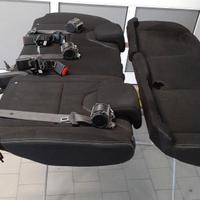 Renault Clio 2017 4 s sedili posteriori e cinture