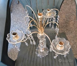 CANDELABRO IN CRISTALLO E METALLO.