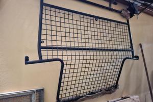 Rete divisoria in metallo per Suzuki Jimny 