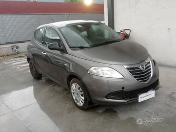Lancia Ypsilon 1.2 69 CV Unyca POCO SINISTRATA