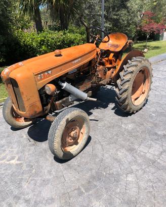 Trattore fiat 211 R
